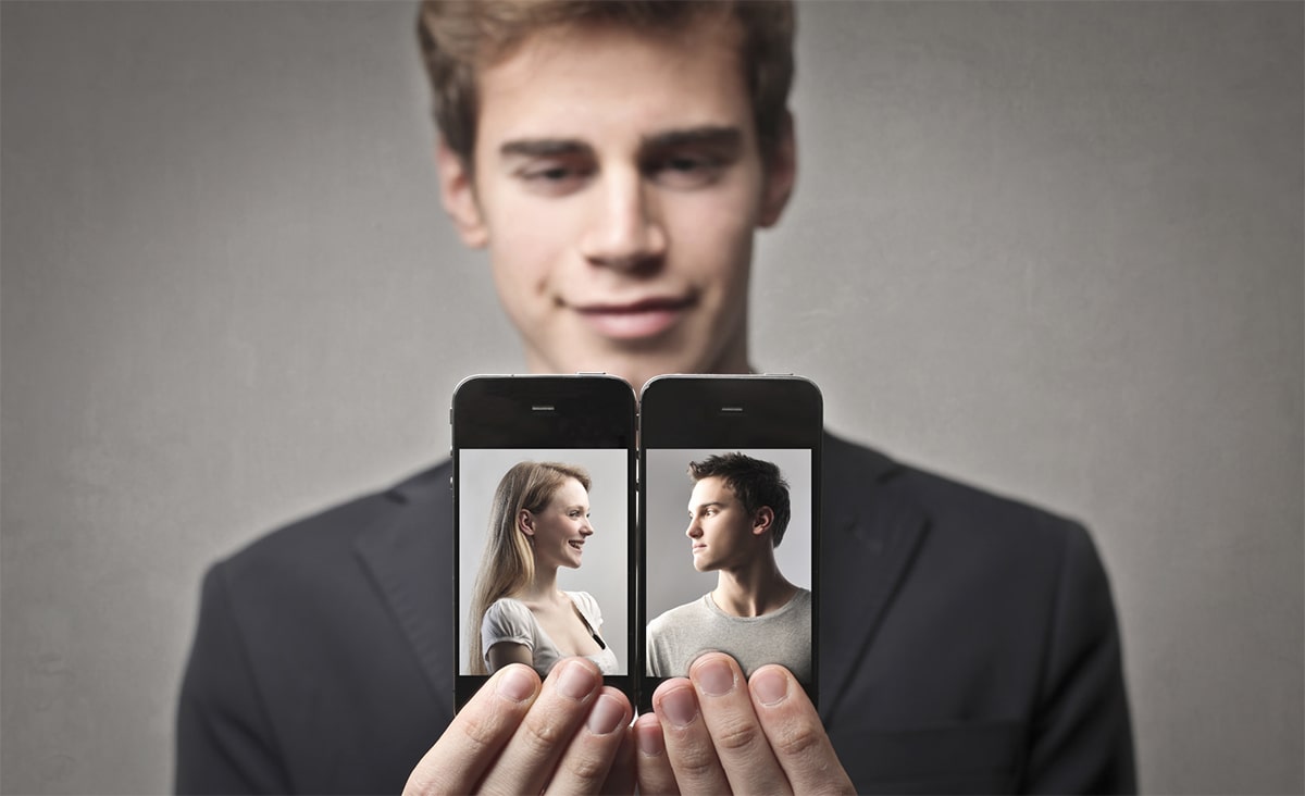 Man frustrated by a stalled Tinder conversation